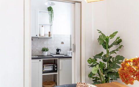 Fano Mare: Mobilia, Interior Design, Legna, Pavimentazione, Pavimento, Camera, Illuminazione, Casa, Cucina, Appartamento