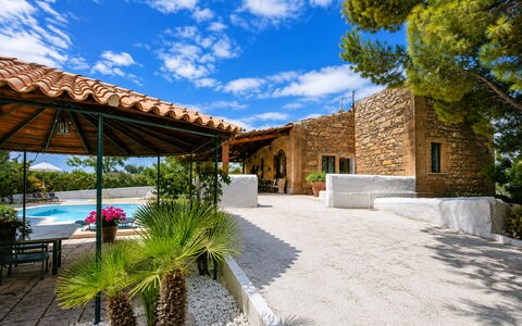 Villa Chiaramonte Gulfi: Blu, Casa, Piscina, Shade, Eco Hotel, Ricorrere, Mobili Da Esterno, Hacienda, Estate, Villa