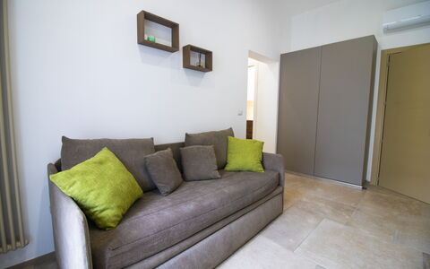 Elementi Luxury Otranto: Mobilia, Interior Design, Pavimentazione, Pavimento, Divano, Legna, Camera, Illuminazione, Soggiorno, Casa