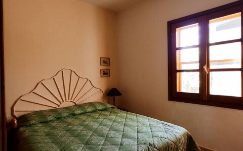 Villa Vignola: Letto, Interior Design, Camera Da Letto, Parete, Pavimentazione, Pavimento, Lenzuolo, Legna, Mobilia, Bedding