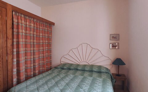 Villa Vignola: Mobilia, Letto, Camera Da Letto, Interior Design, Bedding, Lenzuolo, Legna, Biancheria, Pavimento, Pavimentazione