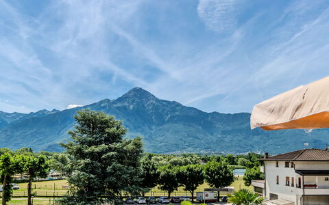 Legnone: Cielo, Geografia Montane, Montagna, Collina, Catena Montuosa, Highland, Hill Station, Cresta, Valle, Alpi