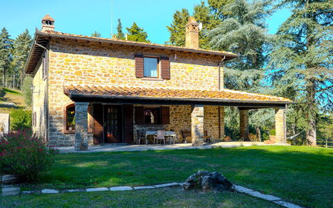 Villa la Guardiola: Casa, Casa, Villetta, Tetto, Agriturismo, Estate, Giardino, Landscaping, Prato