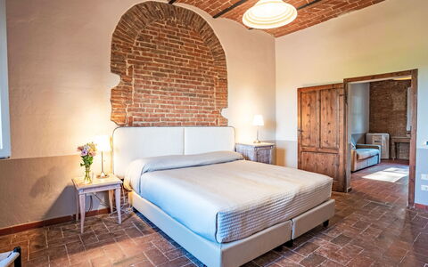 Grosseto 830: Parete, Brick, Interior Design, Mobilia, Soffitto, Muratura, Camera, Camera Da Letto, Telaio Del Letto, Letto