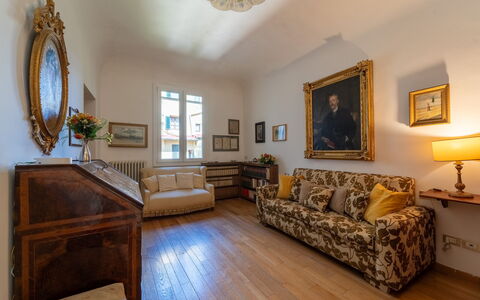 Casa dello Scrittore: Mobilia, Interior Design, Parete, Legna, Cornice, Pavimentazione, Divano, Pavimento, Soggiorno, Camera