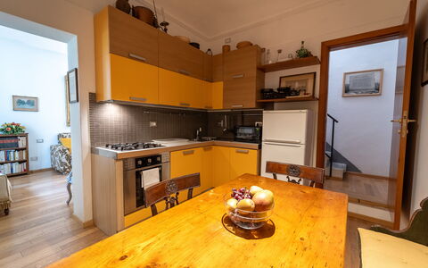 Casa dello Scrittore: Cucina, Interior Design, Elettrodomestico Da Cucina, Mobilia, Pavimentazione, Controsoffitto, Apparecchio Major, Legna, Camera, Pavimento
