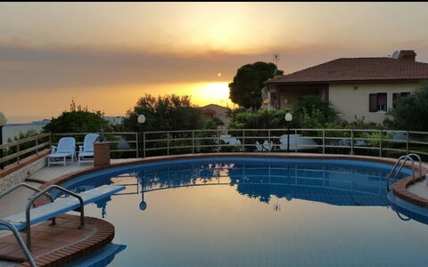 Villa Sole Mare: Piscina, Ricorrere, Shade, Eco Hotel, Resort Citta ', Mobili Da Esterno, Hotel