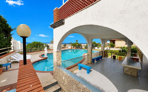 Villa Sole Mare: Piscina, Hotel, Villa, Ricorrere