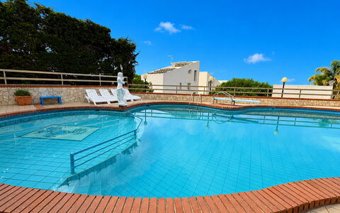 Villa Sole Mare: Piscina, Mobili Da Esterno, Ricorrere, Shade, Tempo Libero, Terme, Hotel, Eco Hotel, Color Legno, Centro Ricreativo