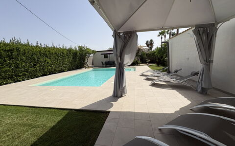 Villa Benvenuti al Sud: Piscina, Shade, Materiale Composito, Ricorrere, Tempo Libero, Mobili Da Esterno, Eco Hotel, Landscaping, Giardino, Struttura Esterna