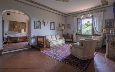 Villa Golly: Interior Design, Pavimentazione, Mobilia, Pavimento, Soffitto, Camera, Illuminazione, Cornice, Casa, Soggiorno