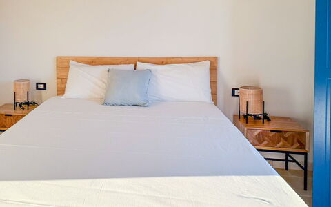 Tenuta Emma: Letto, Mobilia, Camera Da Letto, Bedding, Legna, Lenzuolo, Biancheria, Interior Design, Pavimento, Telaio Del Letto