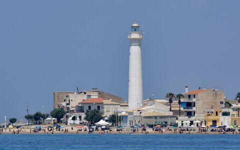 L'Oasi di Salvo: Cielo, Torre, Faro