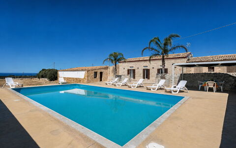 L'Oasi di Salvo: Blu, Piscina, Ricorrere, Hotel, Resort Citta ', Villa, Località Balneare, Tropici