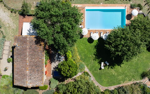 Villa Santa Barbara: Piscina, Ricorrere, Zona Residenziale, Estate, Eco Hotel, Hacienda, Giardino, Villa, Mobili Da Esterno, Backyard