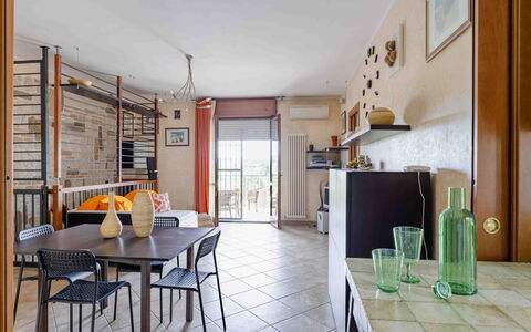 Casa Dolceconero: Mobilia, Interior Design, Pavimentazione, Pavimento, Tavolo, Soffitto, Sedia, Cucina & Sala Da Pranzo Tavolo, Illuminazione, Sala Da Pranzo