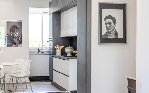 Art&Sea House: Mobilia, Cucina, Interior Design, Controsoffitto, Pavimentazione, Cabinetry, Elettrodomestico Da Cucina, Pavimento, Casa, Credenza
