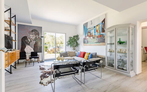 Art&Sea House: Mobilia, Interior Design, Pavimentazione, Parete, Pavimento, Legna, Soffitto, Divano, Tavolo, Soggiorno