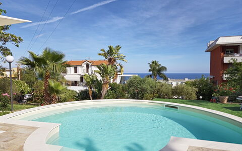 Oasis Villa Sanremo: Piscina, Ricorrere, Materiale Composito, Tempo Libero, Eco Hotel, Mobili Da Esterno, Shade, Hotel, Hacienda, Estate