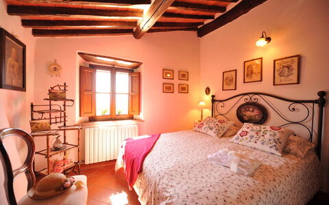 Oliveta: Interior Design, Mobilia, Camera Da Letto, Casa, Soffitto, Letto, Camera, Biancheria, Bedding, Lenzuolo