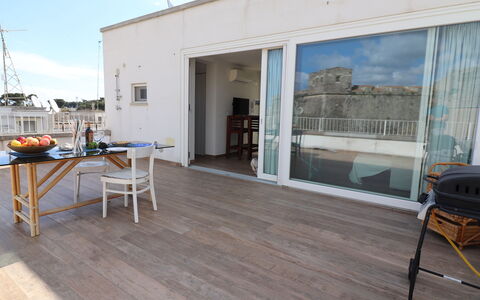 Sveva: Pavimentazione, Pavimento, Pavimento In Legno, Appartamento, Latifoglie, Deck, Color Legno, Plank, Balcone, Sedia