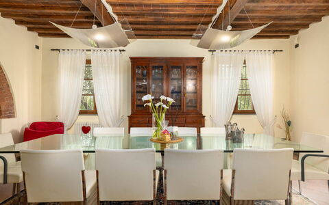 Podere Il Pozzangone, Lucignano: Mobilia, Interior Design, Tavolo, Sedia, Pavimentazione, Legna, Sala Da Pranzo, Pavimento, Cucina & Sala Da Pranzo Tavolo, Soffitto