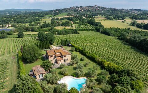 Podere Il Pozzangone, Lucignano: Zona Residenziale, Paesaggio, Area Rurale, Casa, Lotto, Casa, Plain, Estate, Insediamento Umano, Piantagione