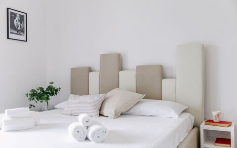 Suite Pineta: Mobilia, Interior Design, Letto, Camera Da Letto, Parete, Legna, Bedding, Lenzuolo, Biancheria, Tessile