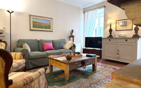 La Dimora del Leone: Mobilia, Interior Design, Divano, Pavimentazione, Legna, Soggiorno, Camera, Pavimento, Tavolo, Cornice