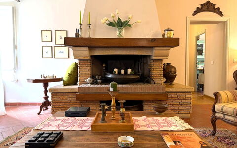 La Dimora del Leone: Mobilia, Interior Design, Pavimentazione, Legna, Focolare, Soggiorno, Camera, Pavimento, Illuminazione, Tavolo