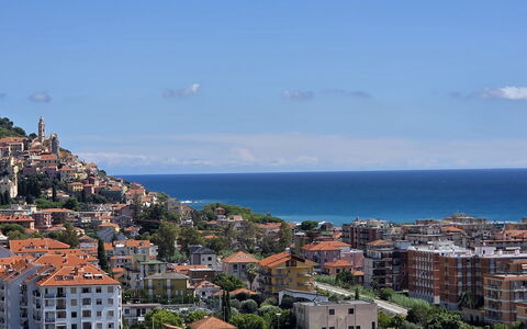 Villa Pineta della Rovere: Giorno, Città, Orizzonte, Zona Residenziale, Mare, Costa, Costiera E Morfologie Oceanic, Insediamento Umano, Oceano, Attrazione Turistica