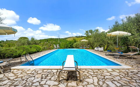 San Sano Retreat, Chianti Vineyard Views & Diving: Blu, Piscina, Ricorrere, Mobili Da Esterno, Eco Hotel, Terme, Hotel, Villa, Resort Citta ', Reflecting Pool