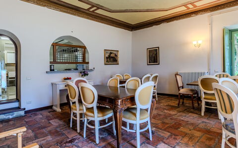 Cà Pendula: Interior Design, Pavimentazione, Mobilia, Soffitto, Pavimento, Tavolo, Cucina & Sala Da Pranzo Tavolo, Camera, Sedia, Sala Da Pranzo