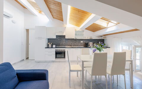 Seaside Apartment: Interior Design, Pavimentazione, Soffitto, Mobilia, Pavimento, Camera, Sedia, Appartamento, Divano, Soggiorno