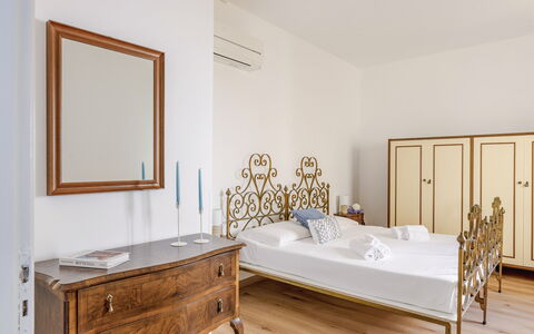 Casabianca: Interior Design, Pavimentazione, Parete, Mobilia, Pavimento, Legna, Camera Da Letto, Illuminazione, Camera, Letto