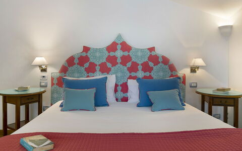 Villa Clara: Mobilia, Interior Design, Tessile, Camera Da Letto, Pavimento, Soffitto, Biancheria, Camera, Pavimentazione, Letto