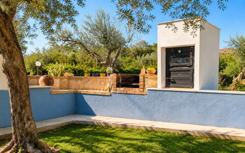 Villa le 2 Emme: Blu, Arbusto, Giardino, Materiale Composito, Landscaping, Shade, Calcestruzzo, Design, Backyard, Piscina
