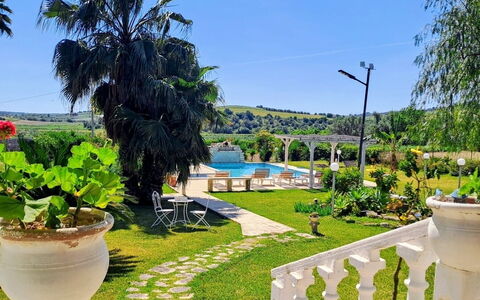 Villa le 2 Emme: Piscina, Ricorrere, Paesaggio, Giardino, Landscaping, Prato, Hacienda, Eco Hotel, Shade, Estate