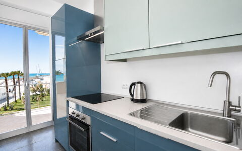 La Casa di Luigi: Cucina, Controsoffitto, Apparecchio Major, Cabinetry, Pavimentazione, Appartamento, Pavimento, Mobilia, Elettrodomestico Da Cucina, Rubinetto