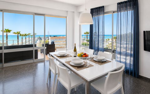 La Casa di Luigi: Mobilia, Interior Design, Tavolo, Appartamento, Sedia, Cucina & Sala Da Pranzo Tavolo, Ricorrere, Shade, Cucina, Pianta Della Casa