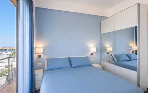 La Casa di Luigi: Interior Design, Mobilia, Appartamento, Sedia, Ricorrere, Hotel, Balcone, Pianta Della Casa, Alluminio, Attico