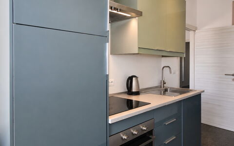 La Casa di Luigi: Cucina, Elettrodomestico Da Cucina, Controsoffitto, Cabinetry, Apparecchio Major, Interior Design, Pavimentazione, Lavandino Della Cucina, Mobilia, Idraulico Fixture