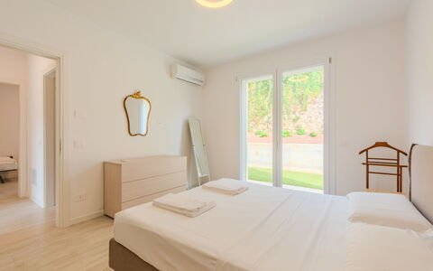 Annamaria: Interior Design, Pavimentazione, Pavimento, Soffitto, Casa, Camera, Letto, Camera Da Letto, Appartamento, Telaio Del Letto