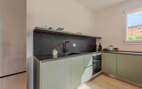 Annamaria: Cucina, Controsoffitto, Elettrodomestico Da Cucina, Interior Design, Pavimentazione, Cabinetry, Apparecchio Major, Mobilia, Legna, Elettrodomestico