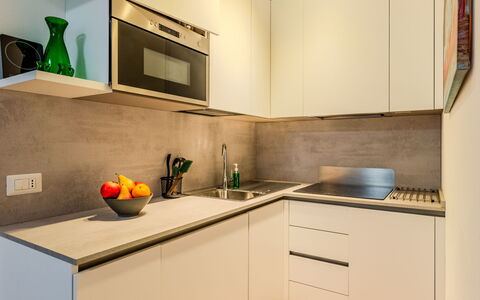 Riva&Lago: Cucina, Controsoffitto, Elettrodomestico Da Cucina, Cabinetry, Interior Design, Pavimentazione, Mobilia, Apparecchio Major, Legna, Elettrodomestico