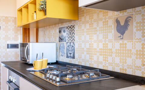 Corso 109: Cucina, Piastrella, Cabinetry, Design, Dipingere, Controsoffitto, Sfondo