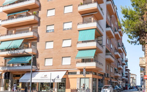 Corso 109: Costruzione, Finestra, Appartamento, Zona Urbana, Città, Cittadina, Facciata, Quartiere, Zona Residenziale, Condominio