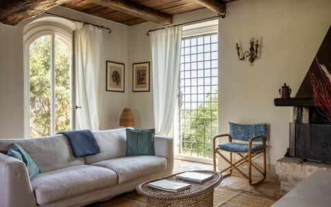 Il Casale al Colle: Mobilia, Interior Design, Legna, Pavimentazione, Casa, Divano, Soggiorno, Pavimento, Camera, Illuminazione