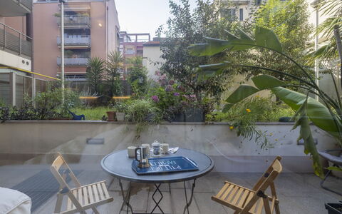 Nolo Garden Loft: Appartamento, Architettura, Zona Residenziale, Condominio, Materiale Composito, Urban Design, Balcone, Uso Misto, Shade