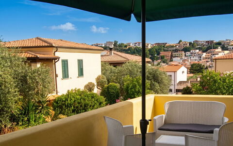 Il Mio Sole: Appartamento, Architettura, Zona Residenziale, Condominio, Materiale Composito, Urban Design, Balcone, Uso Misto, Shade